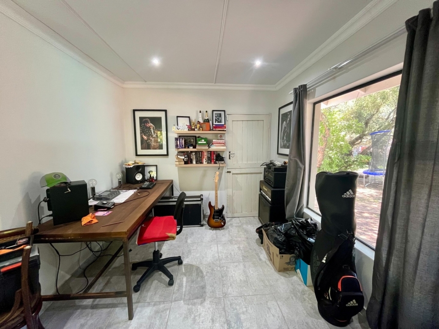 3 Bedroom Property for Sale in La Hoff North West